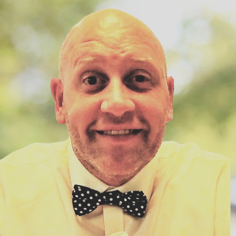 Cam Villa headshot